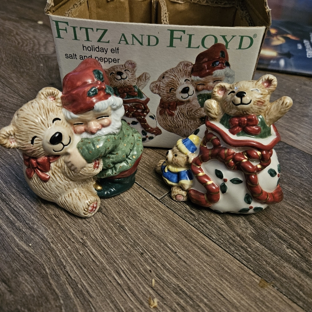 Fitz And Floyd Christmas Shakers